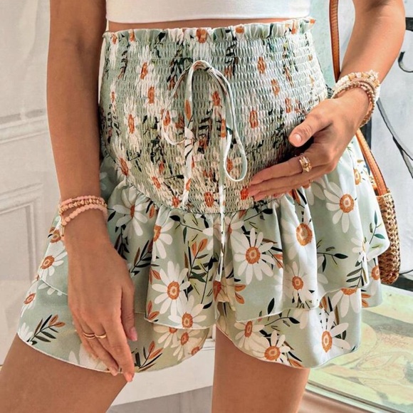 NWOT SHEIN Maternity Tiered Green Floral Skort - Picture 3 of 5